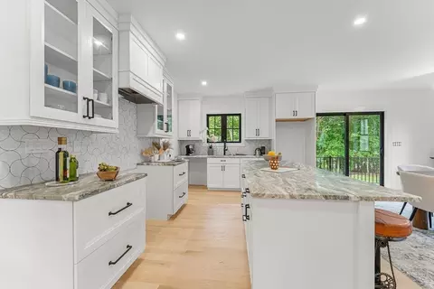 Kitchen - 10 Guild Rd #10, Needham, MA 02494 photo 2 of 5