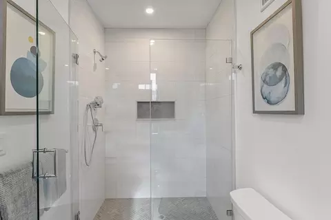 Bath - 10 Guild Rd #10, Needham, MA 02494 photo 1 of 6
