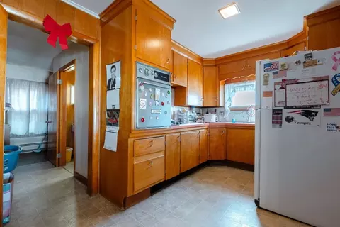 Entry Way - 38 Harris St, Webster, MA 01570 photo 1 of 2