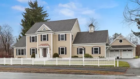 76 North St, Georgetown, MA 01833