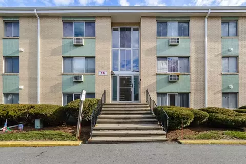 16 Nelson Dr #1A, Randolph, MA 02368