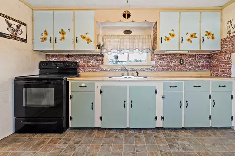 178 Bullock St, Fall River, MA 02723 photo 12