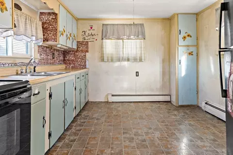 178 Bullock St, Fall River, MA 02723 photo 10