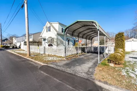 178 Bullock St, Fall River, MA 02723 photo 2