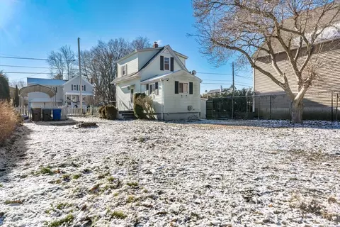 178 Bullock St, Fall River, MA 02723 photo 6