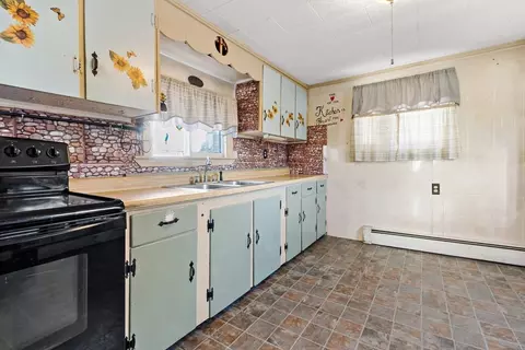 178 Bullock St, Fall River, MA 02723 photo 11