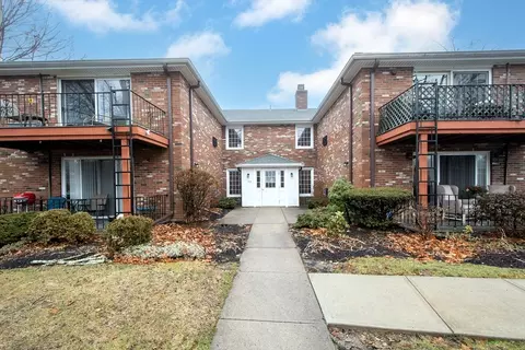 40 Fountain Ln #6, Weymouth, MA 02190