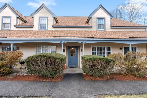 81 Kennedy Dr #81, Chelmsford, MA 01863