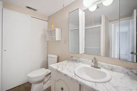 Bath - 30 Nassau #30, Springfield, MA 01129 photo 1 of 2