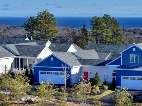 43 Tinkers Blf #43, Plymouth, MA 02360
