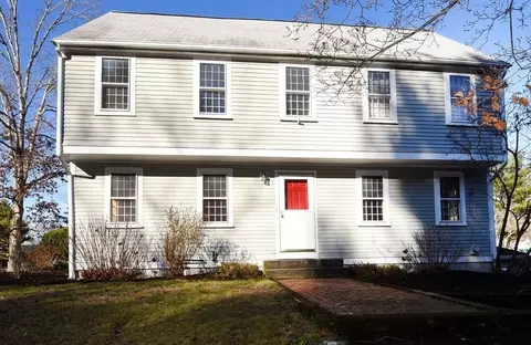 4 Fletcher Dr, Marshfield, MA 02050