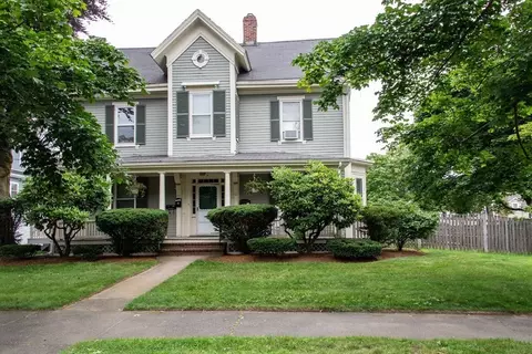 21 Cherry St #2B, Danvers, MA 01923