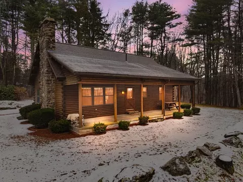204 Howe St, East Brookfield, MA 01515