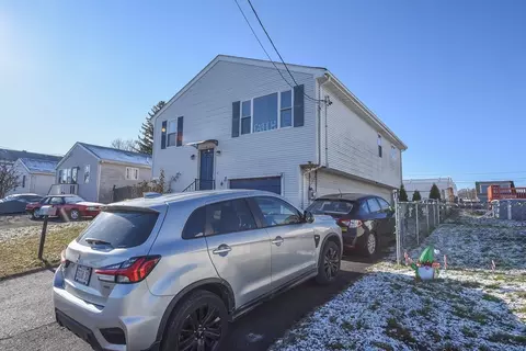 25 Jefferson St, Fall River, MA 02721 photo 3