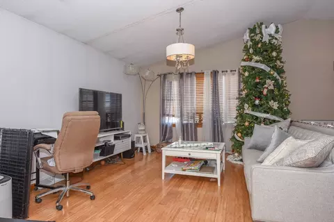 25 Jefferson St, Fall River, MA 02721 photo 4