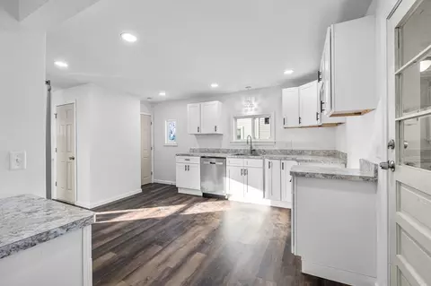 75 Shamrock St, Springfield, MA 01108 photo 8