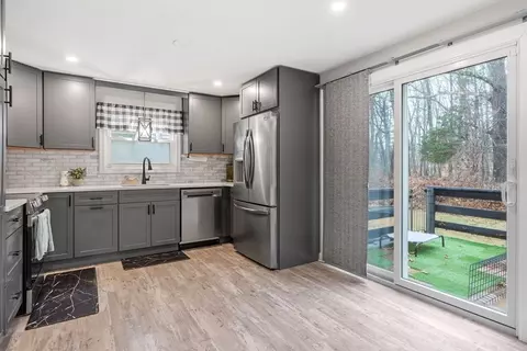 Kitchen - 152 E Bacon St #C6, Plainville, MA 02762 photo 3 of 4