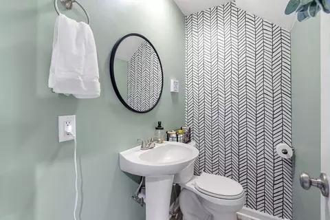 Bath - 152 E Bacon St #C6, Plainville, MA 02762 photo 1 of 4