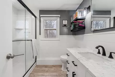 Bath - 152 E Bacon St #C6, Plainville, MA 02762 photo 3 of 4