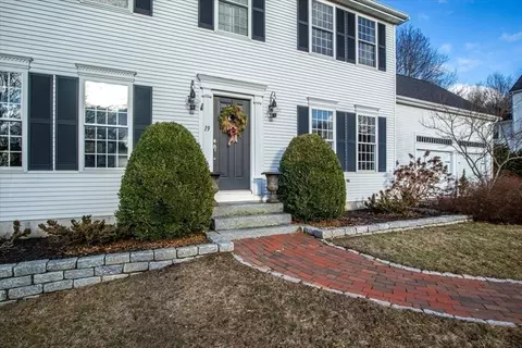 19 Bridgeview Cir, Walpole, MA 02081 photo 3