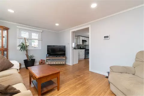 31 Parkwood Dr, Wareham, MA 02571 photo 3