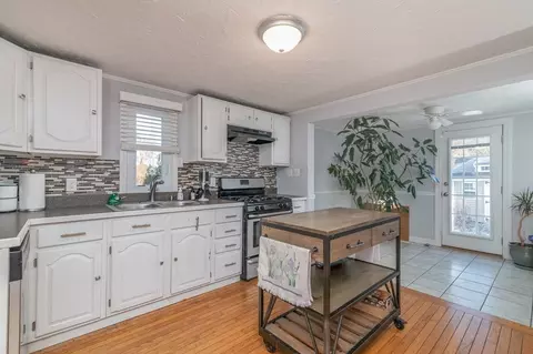 31 Parkwood Dr, Wareham, MA 02571 photo 5