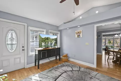 Entry Way - 75 Howe Rd, Pittsfield, MA 01201 photo 2 of 2