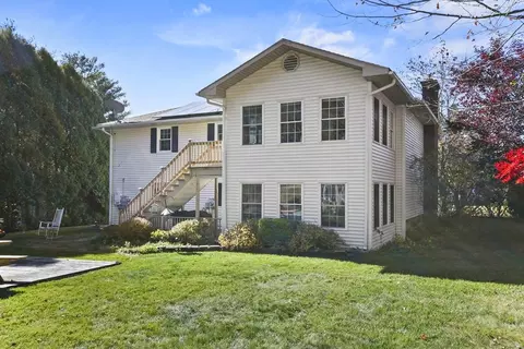 Exterior - 75 Howe Rd, Pittsfield, MA 01201 photo 4 of 7