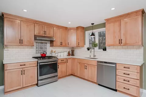 247 Albert St, Fall River, MA 02721 photo 4