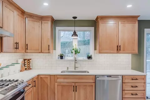 247 Albert St, Fall River, MA 02721 photo 13