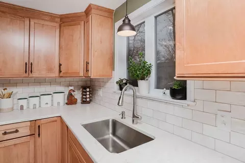247 Albert St, Fall River, MA 02721 photo 11