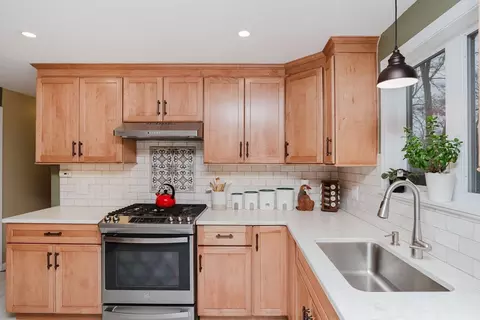 247 Albert St, Fall River, MA 02721 photo 6