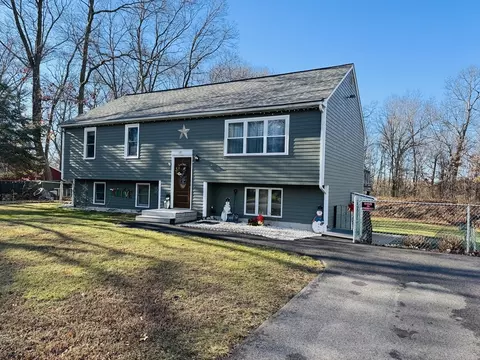22 Carrier Ave, Attleboro, MA 02703