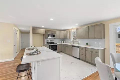 634 Plain St, Brockton, MA 02302