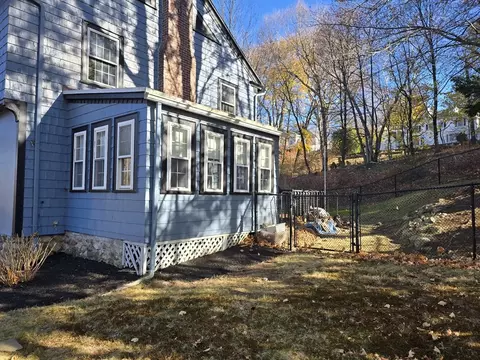 46 Beechmont St, Worcester, MA 01609 photo 4