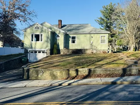 31 Bolton Rd, Clinton, MA 01510