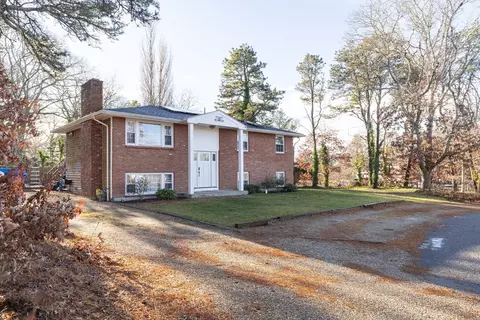 2 Davidson Ave, Dennis, MA 02660