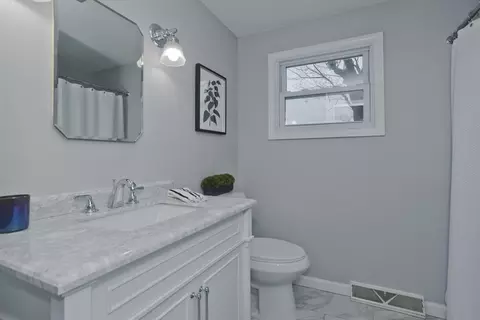 99 Lachine St, Chicopee, MA 01020 photo 9