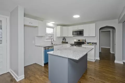 99 Lachine St, Chicopee, MA 01020 photo 2