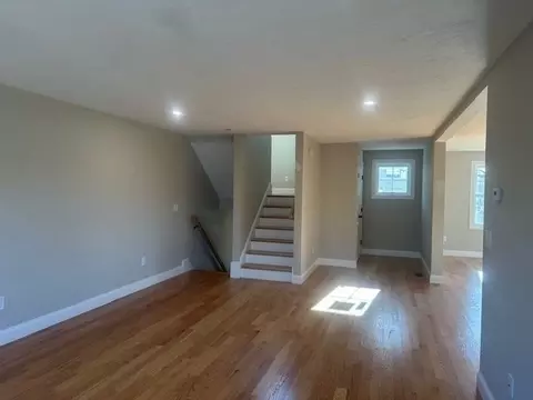 7 Marie St, Worcester, MA 01604 photo 9