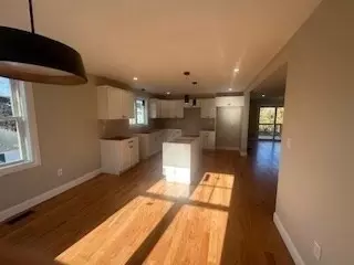 7 Marie St, Worcester, MA 01604 photo 6