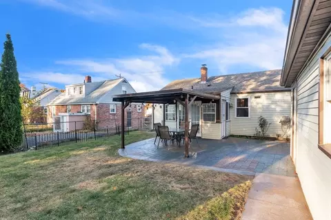 229 East St, Springfield, MA 01104 photo 32