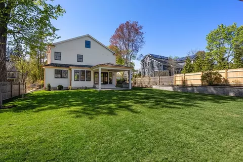 98 Beethoven Ave, Newton, MA 02468