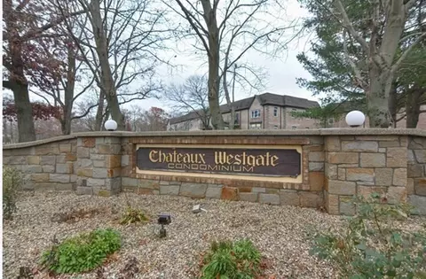 112 Oak Ln #8, Brockton, MA 02301
