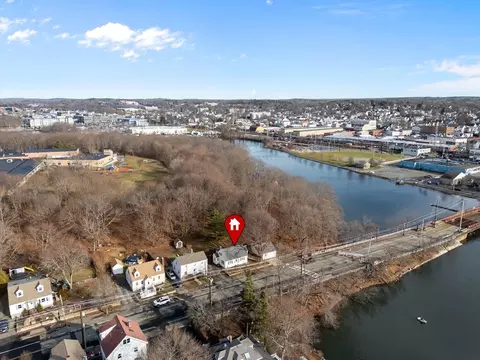 21 Bridge St, Beverly, MA 01915 photo 5