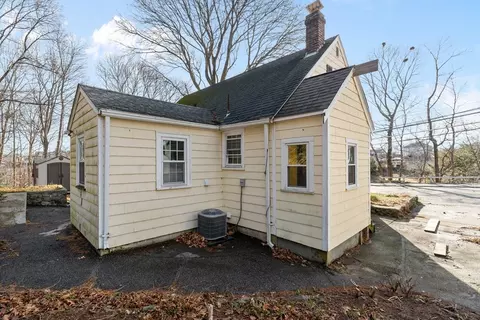 21 Bridge St, Beverly, MA 01915 photo 24