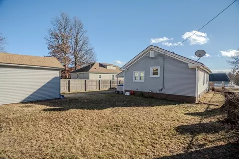 12 Conklin St, Springfield, MA 01109 photo 5