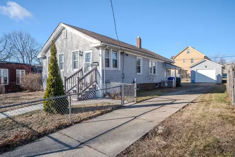 12 Conklin St, Springfield, MA 01109