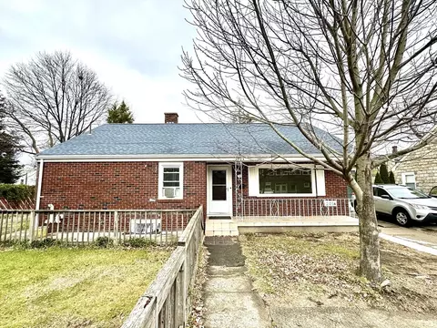 206 Adams #206A, Newton, MA 02458