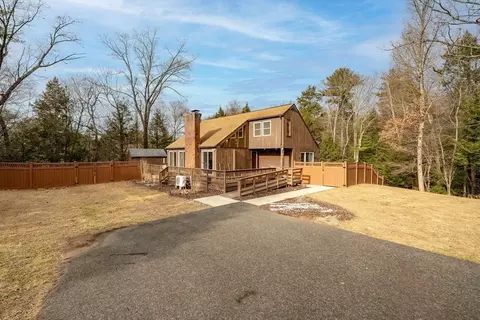 44 Stuart Pl, Westfield, MA 01085